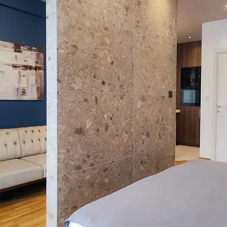 Elegant With Urban Charm *