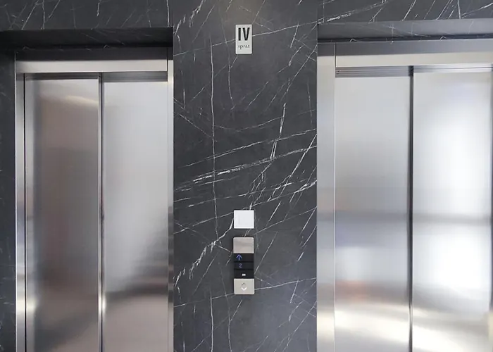 Διαμέρισμα Elegant With Urban Charm